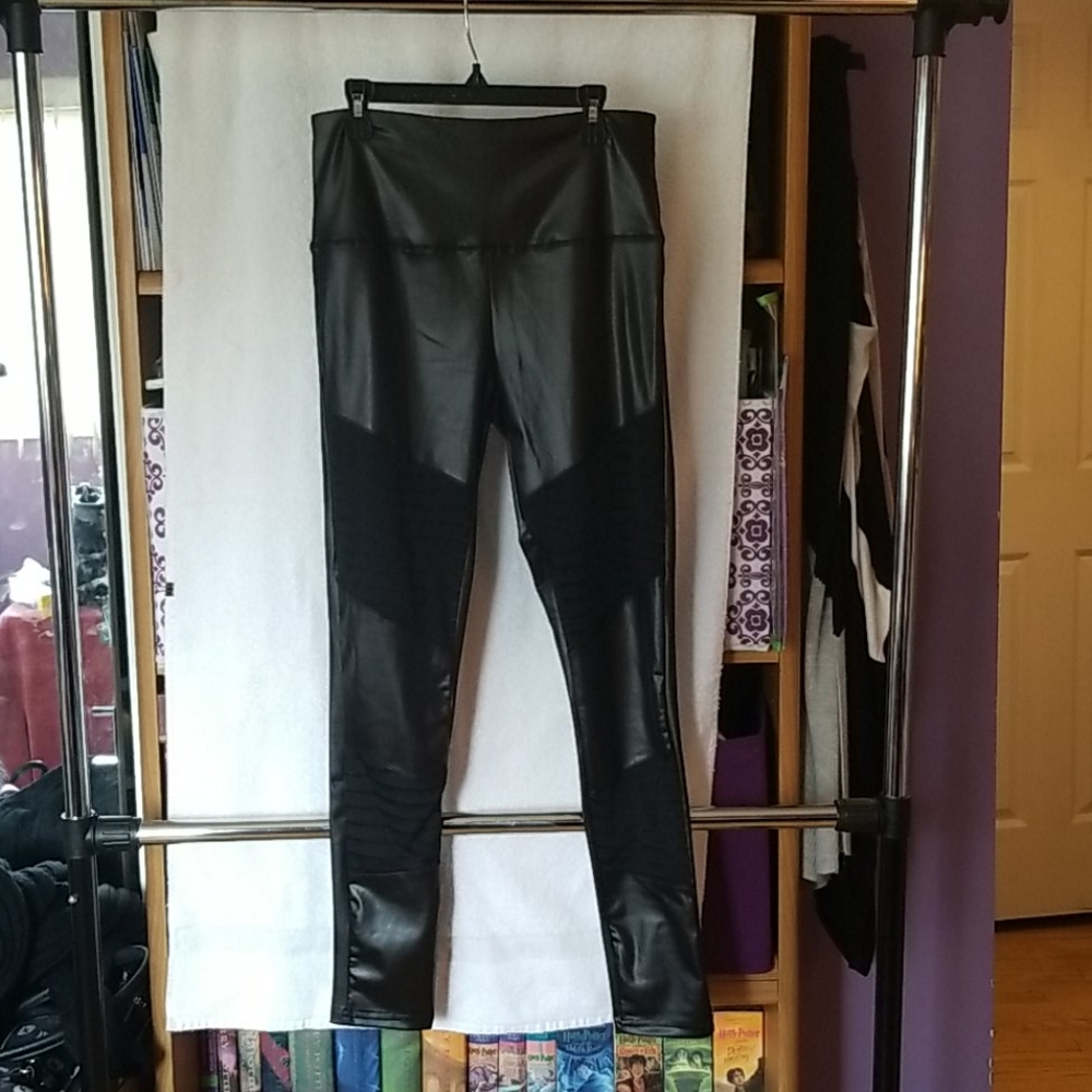 Yado All Meshed Up MOTO Leggings NWT